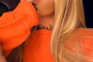 ➡ IF U WANNA SEE ME ➡ MESSAGE ME ON MY 💦𝙊𝙉𝙇𝙔𝙁𝘼𝙉𝙎💦 AND I WILL MESSAGE YOU BACK ⬇ 𝙄𝙉𝙎𝙏𝘼𝙉𝙏𝙇𝙔 PRESS DOWN ON MY ONLYFANS LINK BELOW AND PRESS OPEN 👇 https://onlyfans.com/wettitaliansophia - Image 4